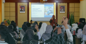 PLC Leads English Teaching Strategy Training for 70 Primary School Teachers in Bantul