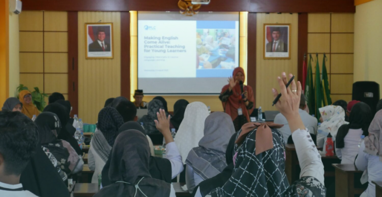 PLC Leads English Teaching Strategy Training for 70 Primary School Teachers in Bantul