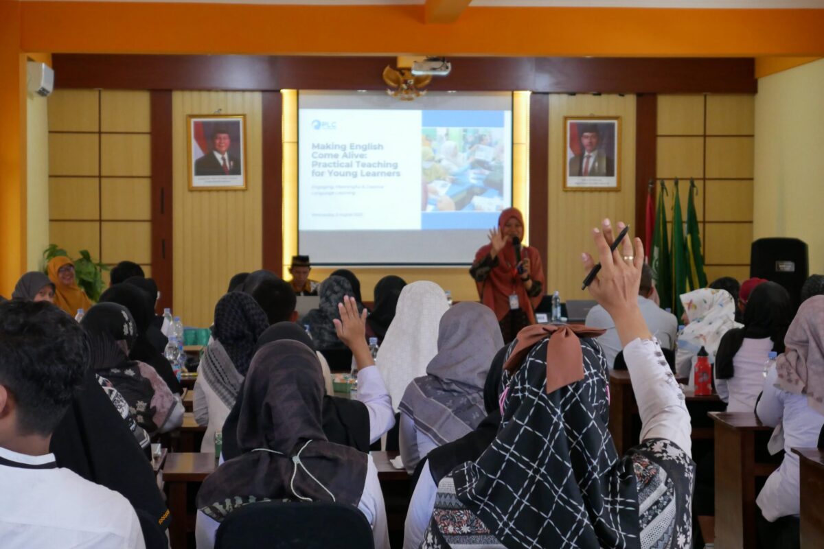 Pelatihan Strategi Pembelajaran Bahasa Inggris untuk Guru SD se-Kabupaten Bantul